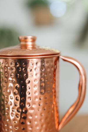 Kopero Copper Jug Hammered, close-up of the lid and the handle