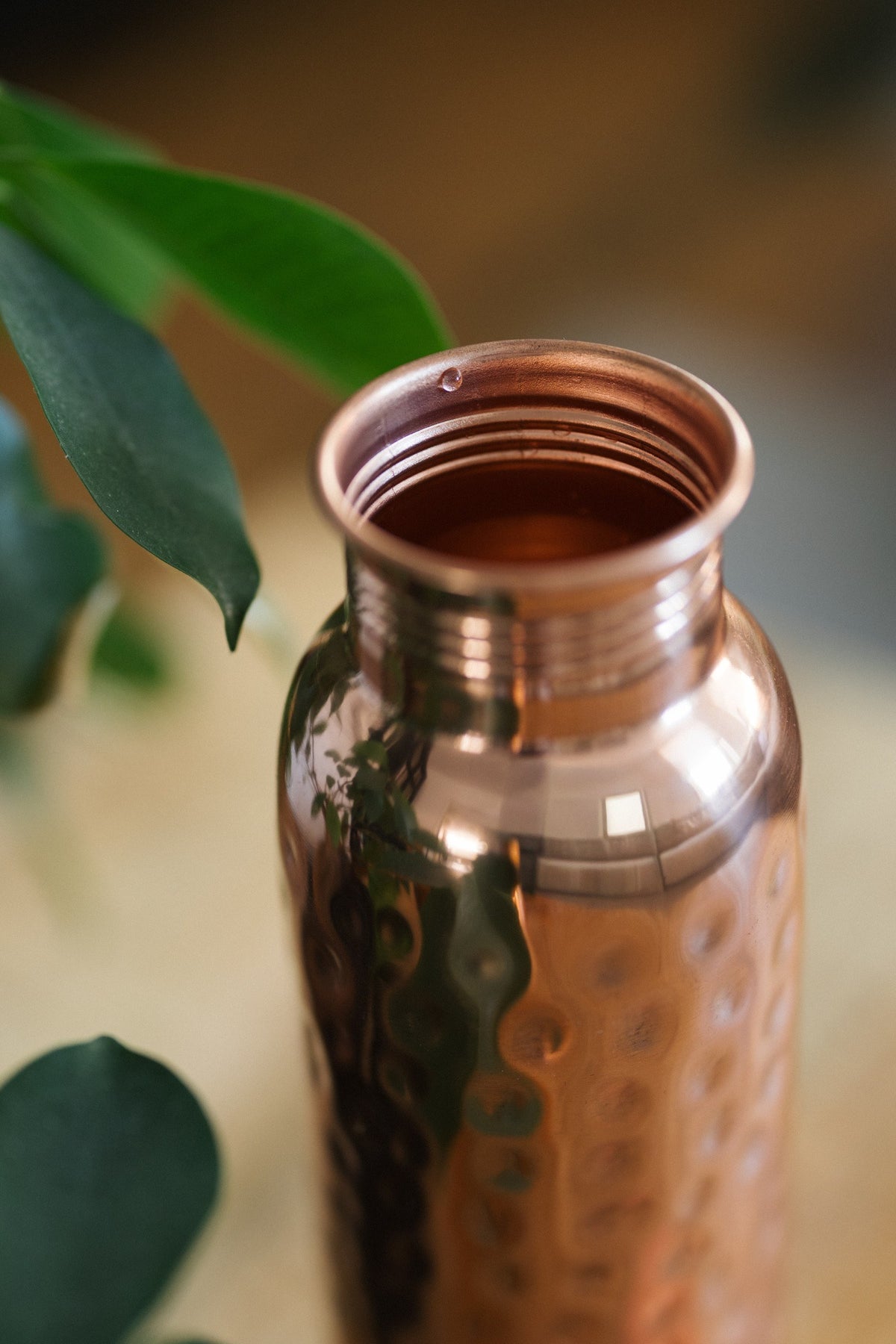 Kopero Copper Water Bottle Hammered, close-up of the open neck and the copper on the inside